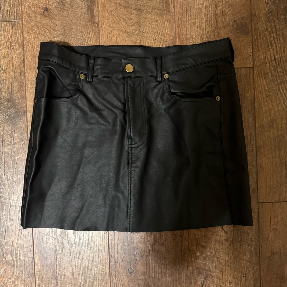 Leather mini skirt! So cute